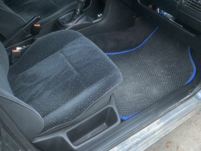 Серый Фольксваген Пассат, объемом двигателя 1.8 л и пробегом 299 тыс. км за 1850 $, фото 6 на Automoto.ua