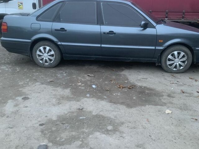 Серый Фольксваген Пассат, объемом двигателя 1.8 л и пробегом 299 тыс. км за 1850 $, фото 5 на Automoto.ua