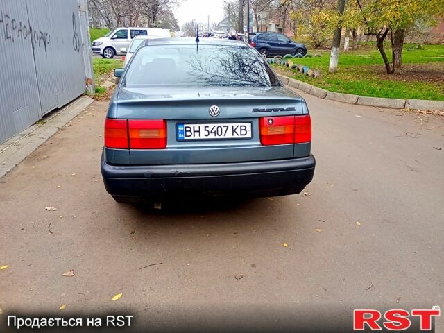 Серый Фольксваген Пассат, объемом двигателя 1.6 л и пробегом 0 тыс. км за 1600 $, фото 2 на Automoto.ua