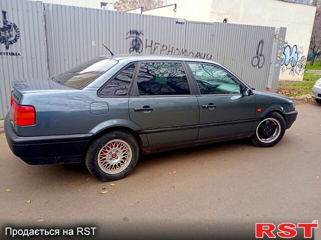 Серый Фольксваген Пассат, объемом двигателя 1.6 л и пробегом 0 тыс. км за 1600 $, фото 1 на Automoto.ua