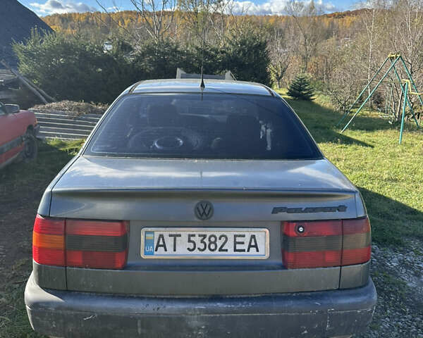 Сірий Фольксваген Пассат, об'ємом двигуна 1.8 л та пробігом 420 тис. км за 1500 $, фото 1 на Automoto.ua