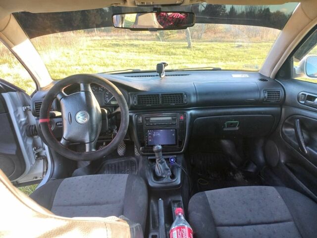 Серый Фольксваген Пассат, объемом двигателя 1.9 л и пробегом 400 тыс. км за 3500 $, фото 8 на Automoto.ua