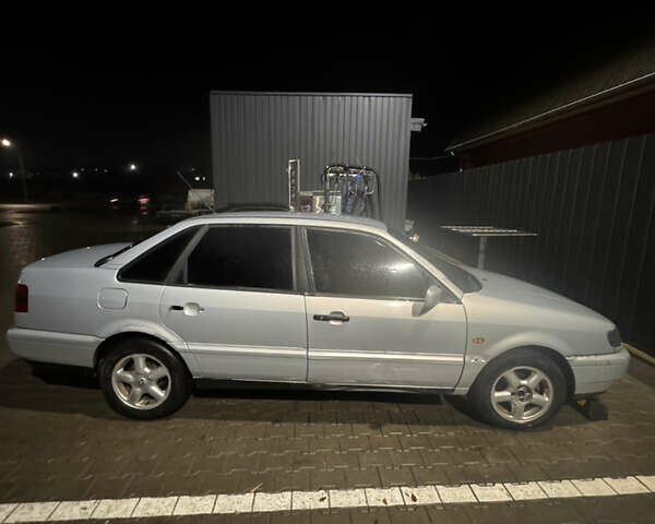 Серый Фольксваген Пассат, объемом двигателя 2 л и пробегом 270 тыс. км за 1500 $, фото 9 на Automoto.ua