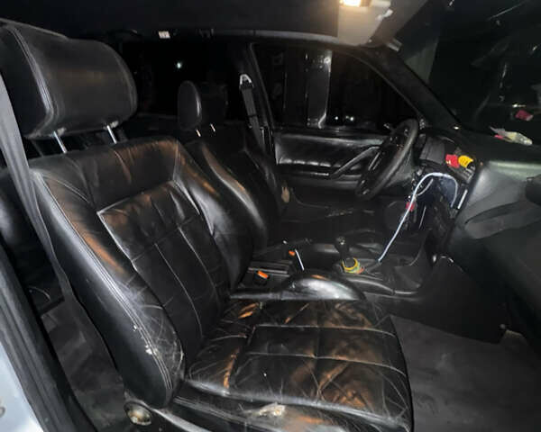 Серый Фольксваген Пассат, объемом двигателя 2 л и пробегом 270 тыс. км за 1500 $, фото 7 на Automoto.ua