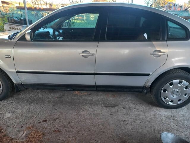 Серый Фольксваген Пассат, объемом двигателя 1.9 л и пробегом 400 тыс. км за 3500 $, фото 5 на Automoto.ua