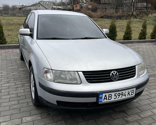 Серый Фольксваген Пассат, объемом двигателя 1.6 л и пробегом 160 тыс. км за 4500 $, фото 2 на Automoto.ua