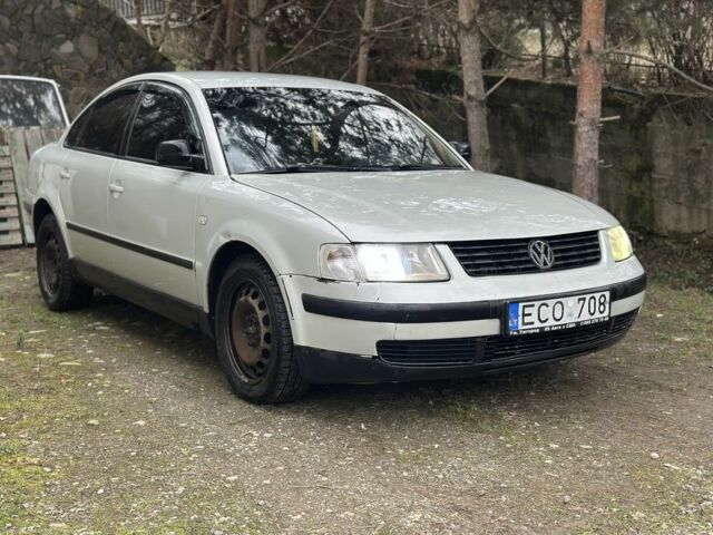 Серый Фольксваген Пассат, объемом двигателя 1.9 л и пробегом 320 тыс. км за 1500 $, фото 1 на Automoto.ua