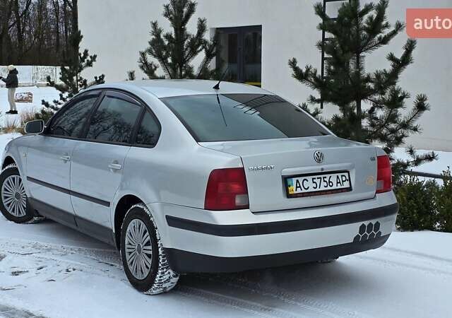 Серый Фольксваген Пассат, объемом двигателя 1.8 л и пробегом 296 тыс. км за 3450 $, фото 16 на Automoto.ua