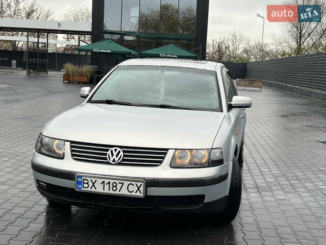 Сірий Фольксваген Пассат, об'ємом двигуна 1.6 л та пробігом 300 тис. км за 3500 $, фото 12 на Automoto.ua