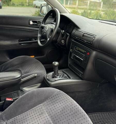 Серый Фольксваген Пассат, объемом двигателя 1.8 л и пробегом 321 тыс. км за 3800 $, фото 8 на Automoto.ua