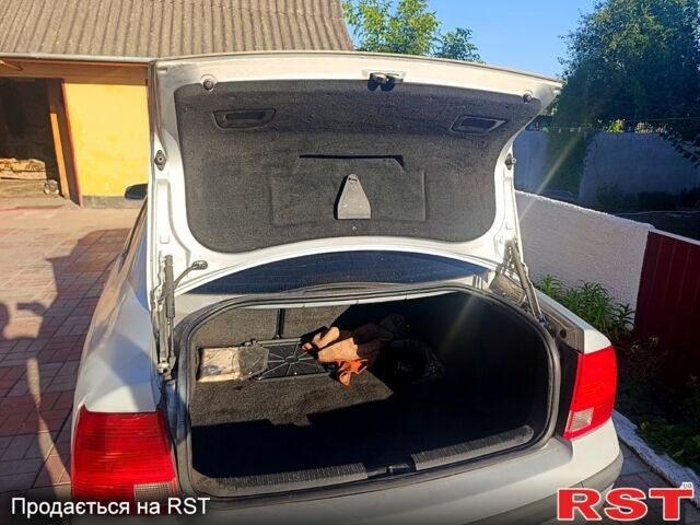 Серый Фольксваген Пассат, объемом двигателя 1.9 л и пробегом 279 тыс. км за 1999 $, фото 3 на Automoto.ua