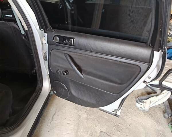 Серый Фольксваген Пассат, объемом двигателя 1.6 л и пробегом 234 тыс. км за 3500 $, фото 10 на Automoto.ua