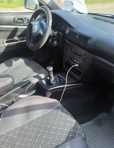 Серый Фольксваген Пассат, объемом двигателя 1.78 л и пробегом 371 тыс. км за 2300 $, фото 3 на Automoto.ua