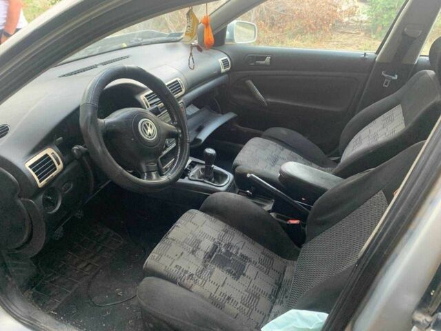 Серый Фольксваген Пассат, объемом двигателя 1.8 л и пробегом 230 тыс. км за 1019 $, фото 3 на Automoto.ua