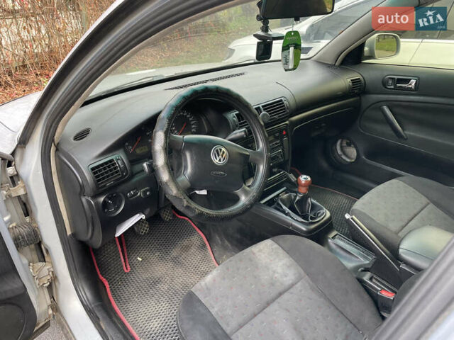 Сірий Фольксваген Пассат, об'ємом двигуна 1.6 л та пробігом 405 тис. км за 2999 $, фото 8 на Automoto.ua