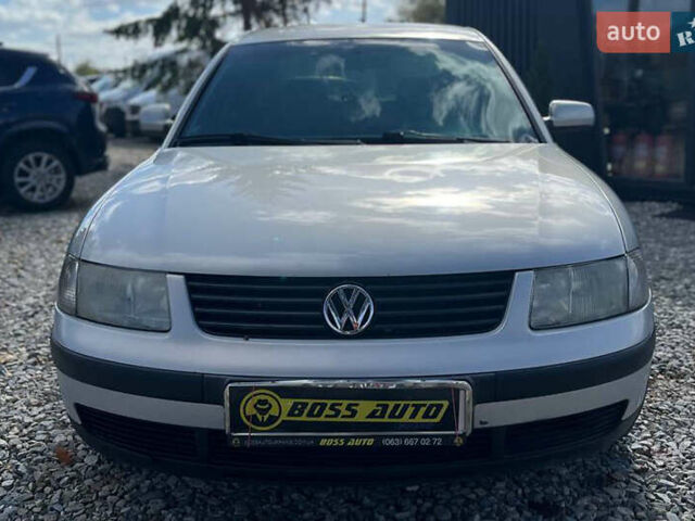 Серый Фольксваген Пассат, объемом двигателя 1.6 л и пробегом 201 тыс. км за 3200 $, фото 1 на Automoto.ua