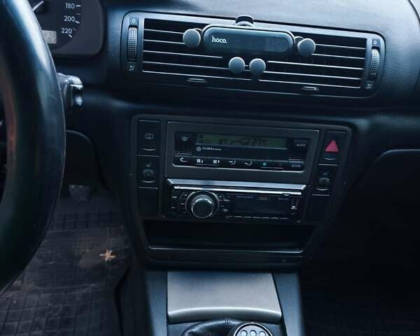 Серый Фольксваген Пассат, объемом двигателя 1.9 л и пробегом 316 тыс. км за 3700 $, фото 16 на Automoto.ua