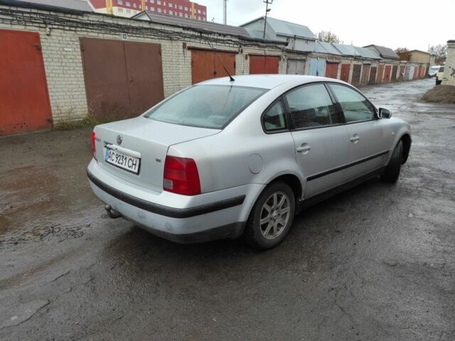 Серый Фольксваген Пассат, объемом двигателя 1.8 л и пробегом 300 тыс. км за 2700 $, фото 4 на Automoto.ua