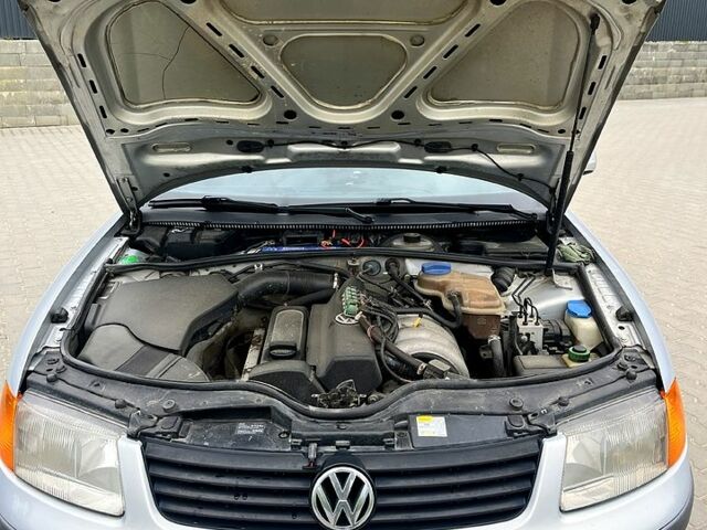 Сірий Фольксваген Пассат, об'ємом двигуна 1.6 л та пробігом 280 тис. км за 3200 $, фото 6 на Automoto.ua