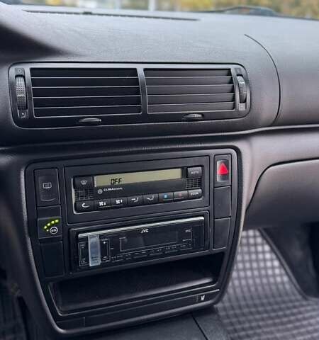 Серый Фольксваген Пассат, объемом двигателя 1.8 л и пробегом 321 тыс. км за 3800 $, фото 7 на Automoto.ua