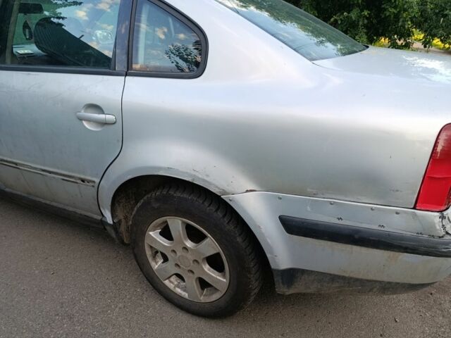 Серый Фольксваген Пассат, объемом двигателя 1.6 л и пробегом 280 тыс. км за 2500 $, фото 5 на Automoto.ua