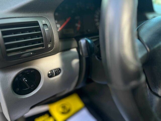 Серый Фольксваген Пассат, объемом двигателя 1.6 л и пробегом 201 тыс. км за 3200 $, фото 8 на Automoto.ua