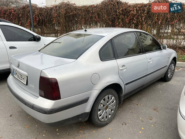 Сірий Фольксваген Пассат, об'ємом двигуна 1.6 л та пробігом 405 тис. км за 2999 $, фото 2 на Automoto.ua