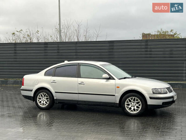 Сірий Фольксваген Пассат, об'ємом двигуна 1.6 л та пробігом 300 тис. км за 3500 $, фото 5 на Automoto.ua