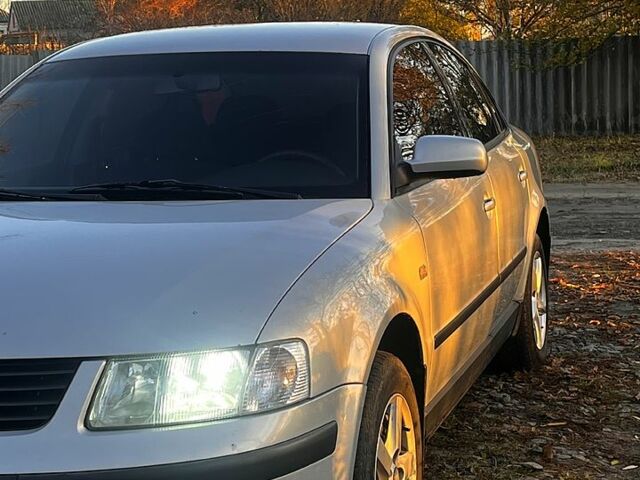 Сірий Фольксваген Пассат, об'ємом двигуна 1.8 л та пробігом 250 тис. км за 4000 $, фото 7 на Automoto.ua