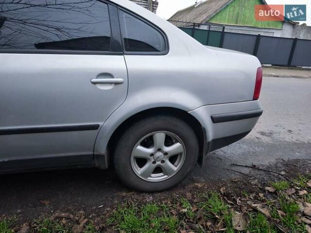 Серый Фольксваген Пассат, объемом двигателя 1.9 л и пробегом 316 тыс. км за 3700 $, фото 4 на Automoto.ua