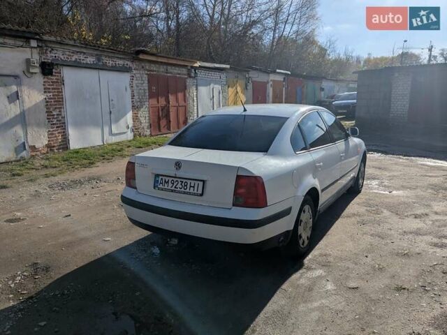 Серый Фольксваген Пассат, объемом двигателя 1.6 л и пробегом 450 тыс. км за 2500 $, фото 4 на Automoto.ua