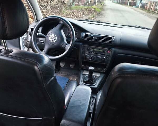 Серый Фольксваген Пассат, объемом двигателя 1.9 л и пробегом 316 тыс. км за 3700 $, фото 10 на Automoto.ua