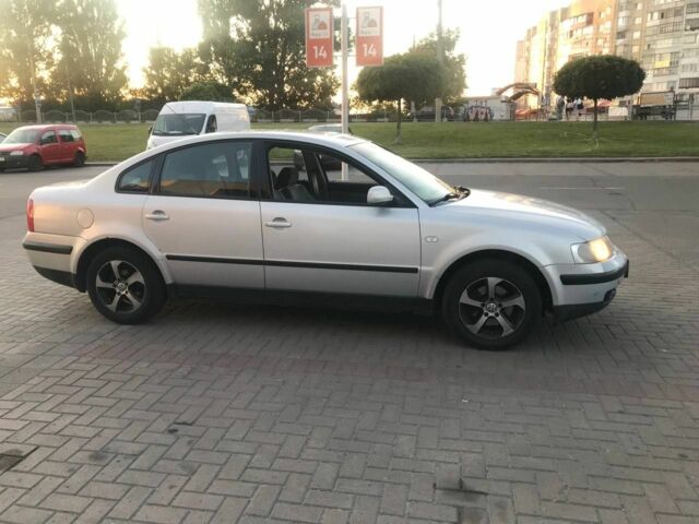 Серый Фольксваген Пассат, объемом двигателя 0 л и пробегом 390 тыс. км за 3500 $, фото 4 на Automoto.ua