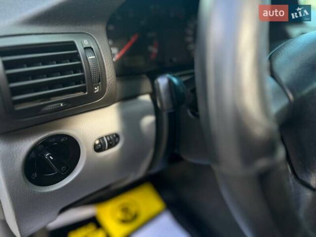 Серый Фольксваген Пассат, объемом двигателя 1.6 л и пробегом 201 тыс. км за 3200 $, фото 8 на Automoto.ua