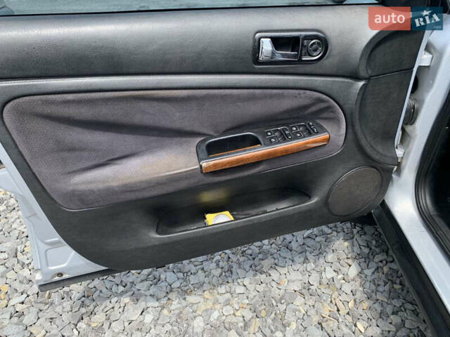 Серый Фольксваген Пассат, объемом двигателя 1.6 л и пробегом 400 тыс. км за 3600 $, фото 9 на Automoto.ua