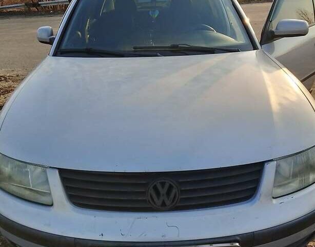 Сірий Фольксваген Пассат, об'ємом двигуна 1.6 л та пробігом 310 тис. км за 3400 $, фото 2 на Automoto.ua