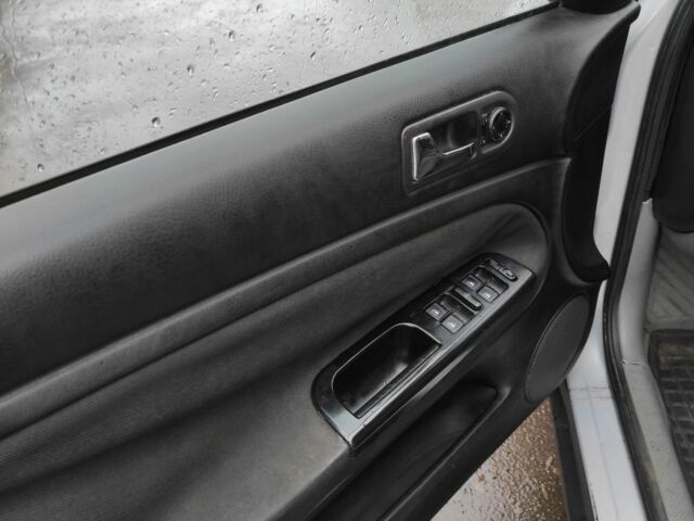 Серый Фольксваген Пассат, объемом двигателя 1.8 л и пробегом 300 тыс. км за 2700 $, фото 6 на Automoto.ua