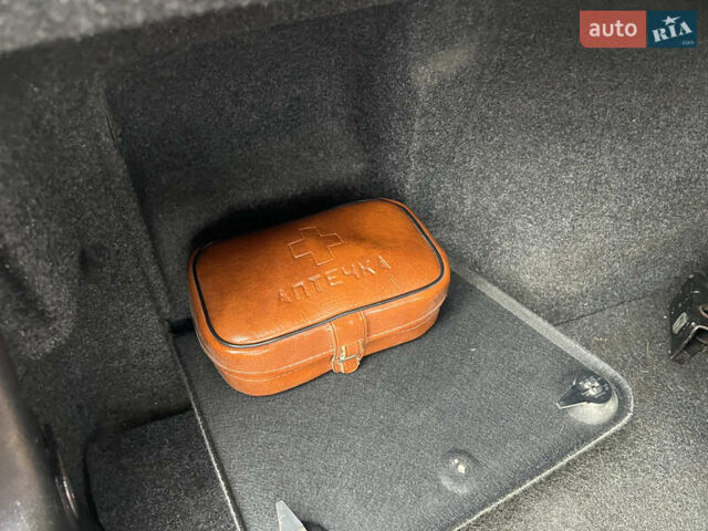 Сірий Фольксваген Пассат, об'ємом двигуна 1.6 л та пробігом 300 тис. км за 3500 $, фото 24 на Automoto.ua