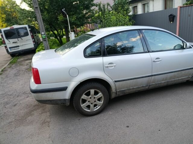 Серый Фольксваген Пассат, объемом двигателя 1.6 л и пробегом 280 тыс. км за 2500 $, фото 11 на Automoto.ua