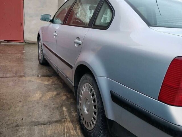 Серый Фольксваген Пассат, объемом двигателя 1.9 л и пробегом 380 тыс. км за 3000 $, фото 1 на Automoto.ua