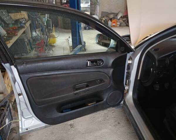 Серый Фольксваген Пассат, объемом двигателя 1.6 л и пробегом 234 тыс. км за 3500 $, фото 5 на Automoto.ua