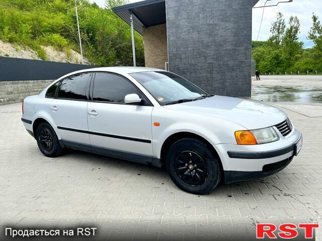 Сірий Фольксваген Пассат, об'ємом двигуна 1.6 л та пробігом 280 тис. км за 3200 $, фото 4 на Automoto.ua