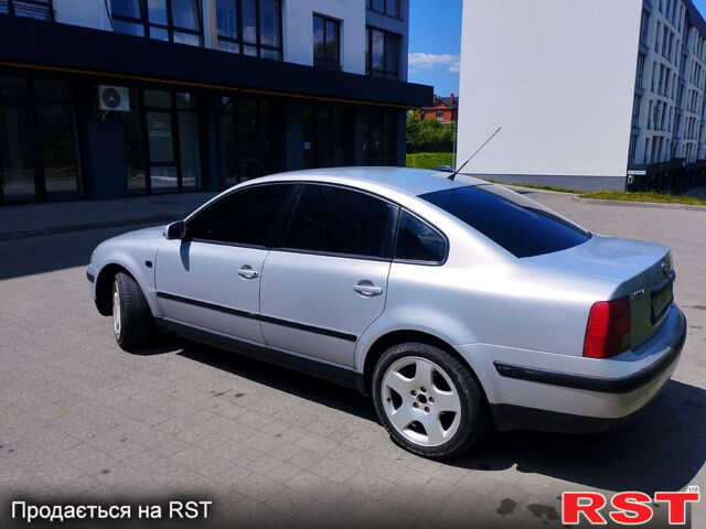 Серый Фольксваген Пассат, объемом двигателя 1.6 л и пробегом 378 тыс. км за 3400 $, фото 2 на Automoto.ua