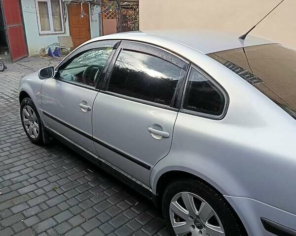 Серый Фольксваген Пассат, объемом двигателя 1.6 л и пробегом 234 тыс. км за 3500 $, фото 3 на Automoto.ua