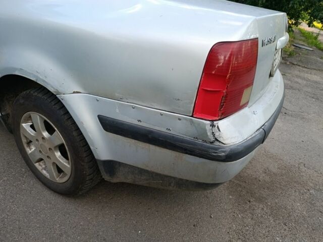 Серый Фольксваген Пассат, объемом двигателя 1.6 л и пробегом 280 тыс. км за 2500 $, фото 6 на Automoto.ua