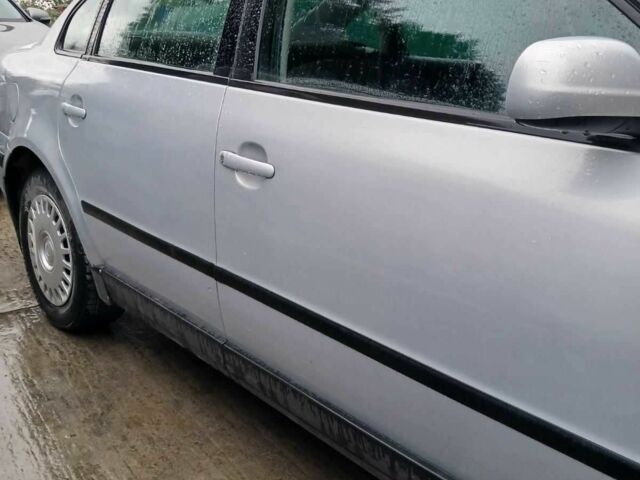 Серый Фольксваген Пассат, объемом двигателя 1.9 л и пробегом 380 тыс. км за 3000 $, фото 5 на Automoto.ua