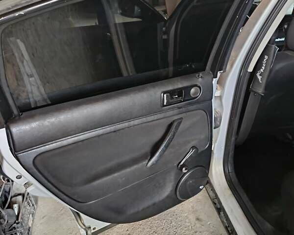 Серый Фольксваген Пассат, объемом двигателя 1.6 л и пробегом 234 тыс. км за 3500 $, фото 2 на Automoto.ua