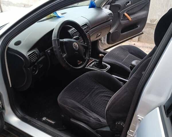 Сірий Фольксваген Пассат, об'ємом двигуна 1.6 л та пробігом 350 тис. км за 3300 $, фото 3 на Automoto.ua