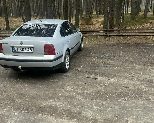 Серый Фольксваген Пассат, объемом двигателя 1.9 л и пробегом 380 тыс. км за 3500 $, фото 2 на Automoto.ua
