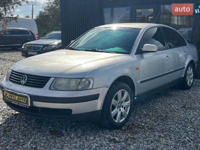 Серый Фольксваген Пассат, объемом двигателя 1.6 л и пробегом 201 тыс. км за 3200 $, фото 2 на Automoto.ua